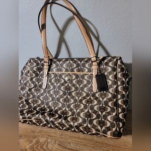 Coach Peyton Double Zip Light Khaki/Tan Shoulder Bag